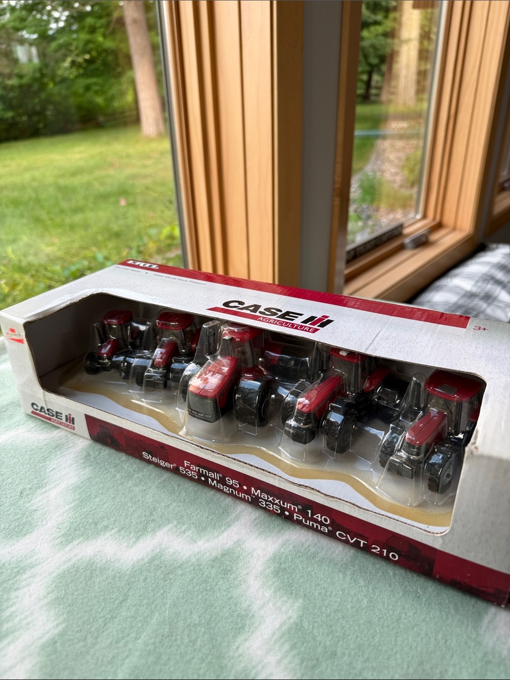 NEW Ertl Case IH Agriculture Die-Cast Tractor Set of 5 models 1/64 - Red Black